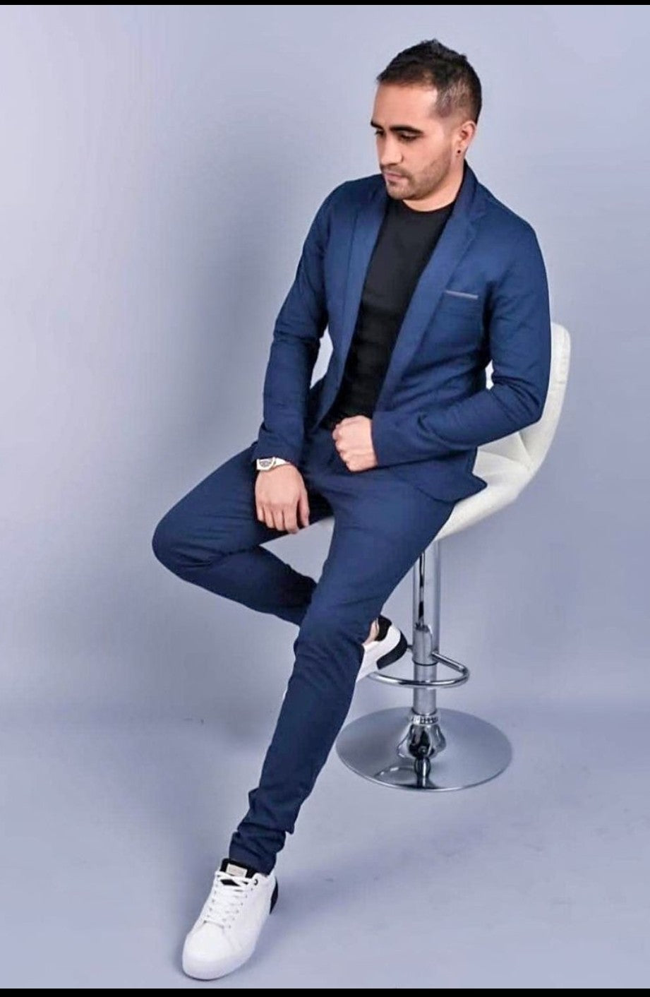 Luce Profesional y Moderna: Conjunto Estilizado de Blazer, Pantalón y Camisa